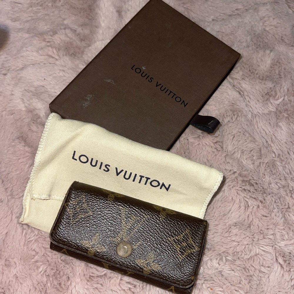Louis Vuitton Monogram Key 🔑 Holder